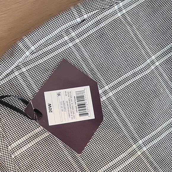 NWT Ava & Viv Black And White Cropped Pants Plus Size 20w New - Picture 4 of 6